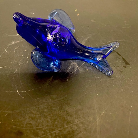 Hand Blown Cobalt Blue Art Glass Dolphin Paperweight - Picture 6 of 7